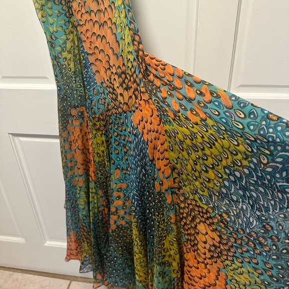 EUC BCBG MAX AZRIA Peacock pattern Hi-Low Dress 2006 Size 8 - Picture 9 of 16